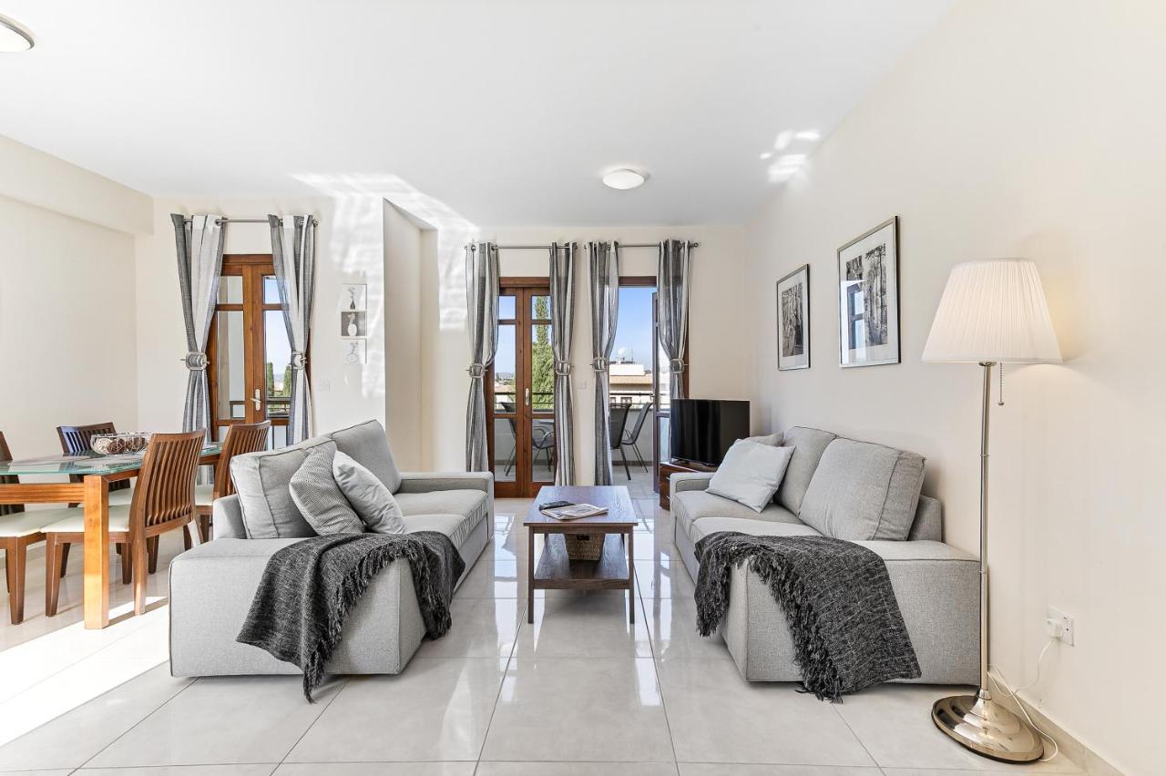 2 Bedroom Apartment Assia With Communal Pool, Aphrodite Hills Resort Kouklia Exterior foto