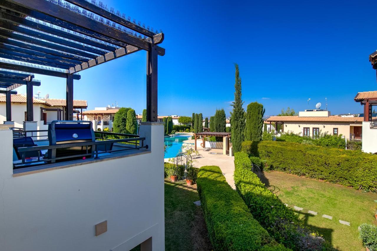 2 Bedroom Apartment Assia With Communal Pool, Aphrodite Hills Resort Kouklia Exterior foto