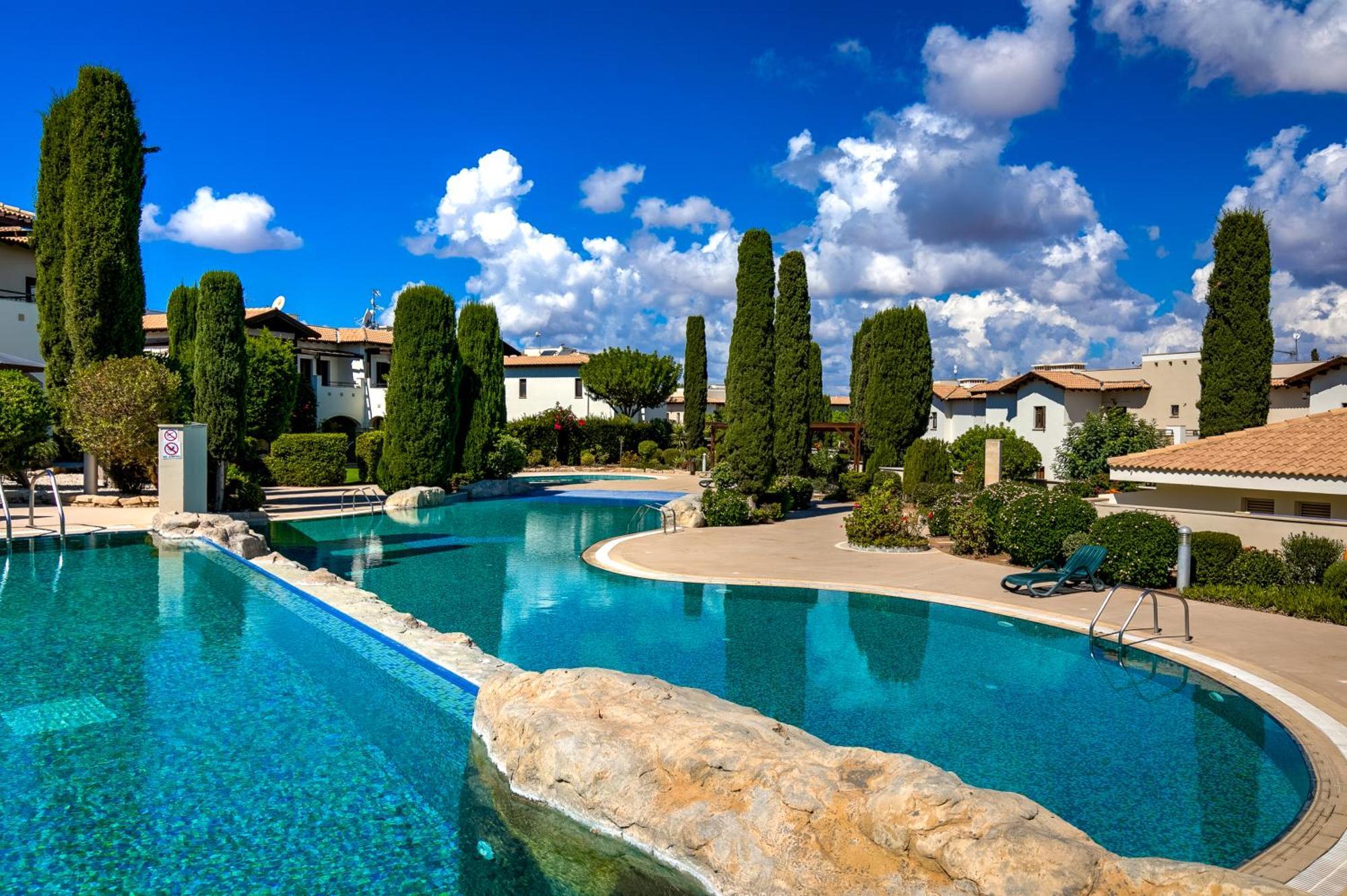 2 Bedroom Apartment Assia With Communal Pool, Aphrodite Hills Resort Kouklia Exterior foto