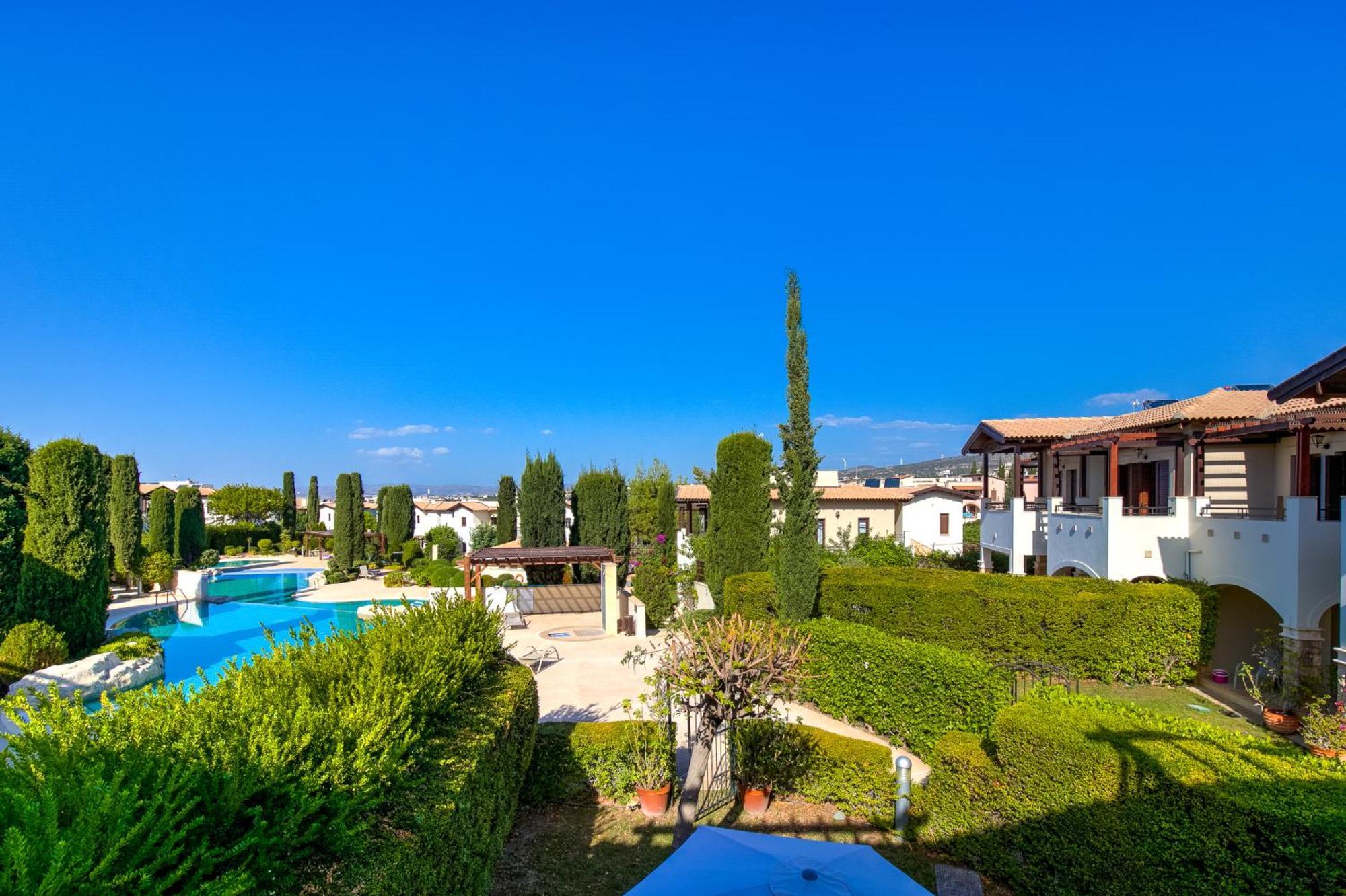 2 Bedroom Apartment Assia With Communal Pool, Aphrodite Hills Resort Kouklia Exterior foto